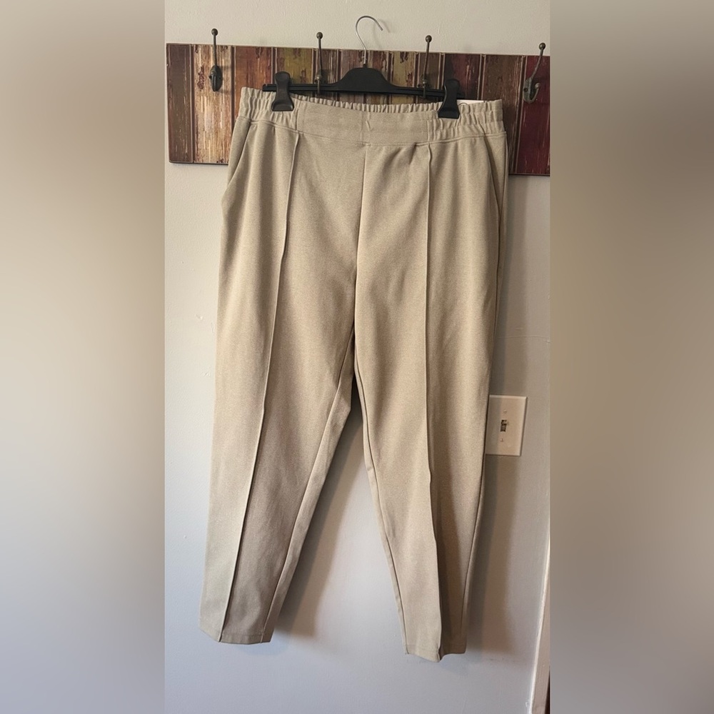 NWT Mondetta Straight Leg Pants in Light Beige